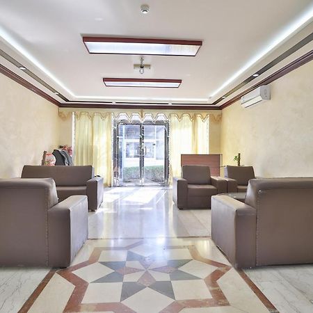 Oyo 366 Waves Hotel Ajman Buitenkant foto