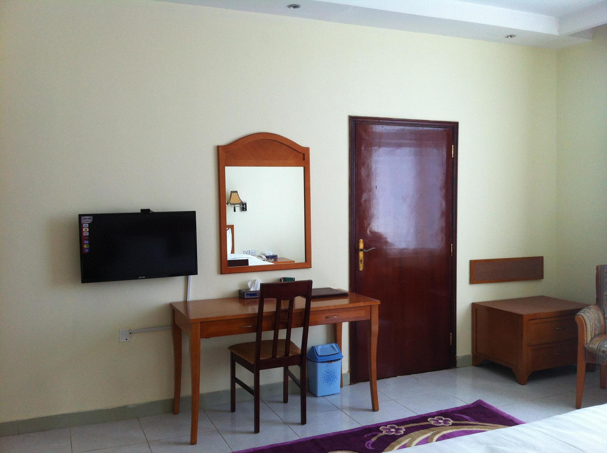 Oyo 366 Waves Hotel Ajman Buitenkant foto