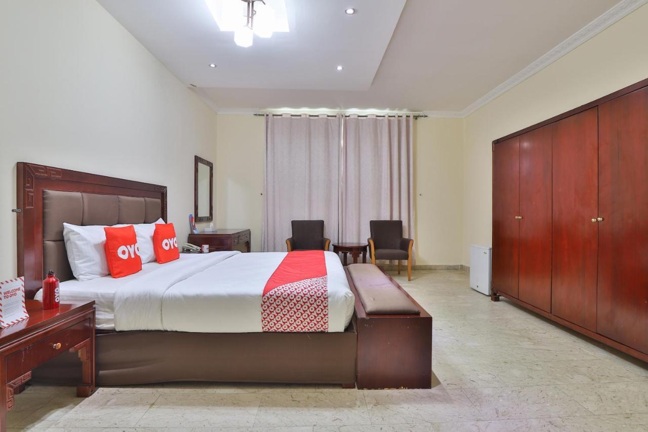 Oyo 366 Waves Hotel Ajman Buitenkant foto