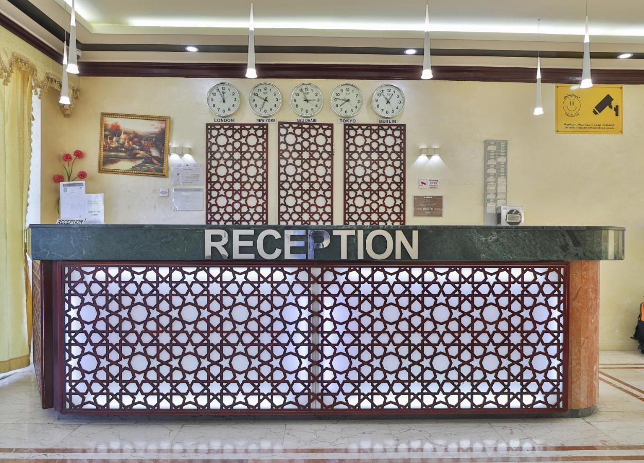 Oyo 366 Waves Hotel Ajman Buitenkant foto