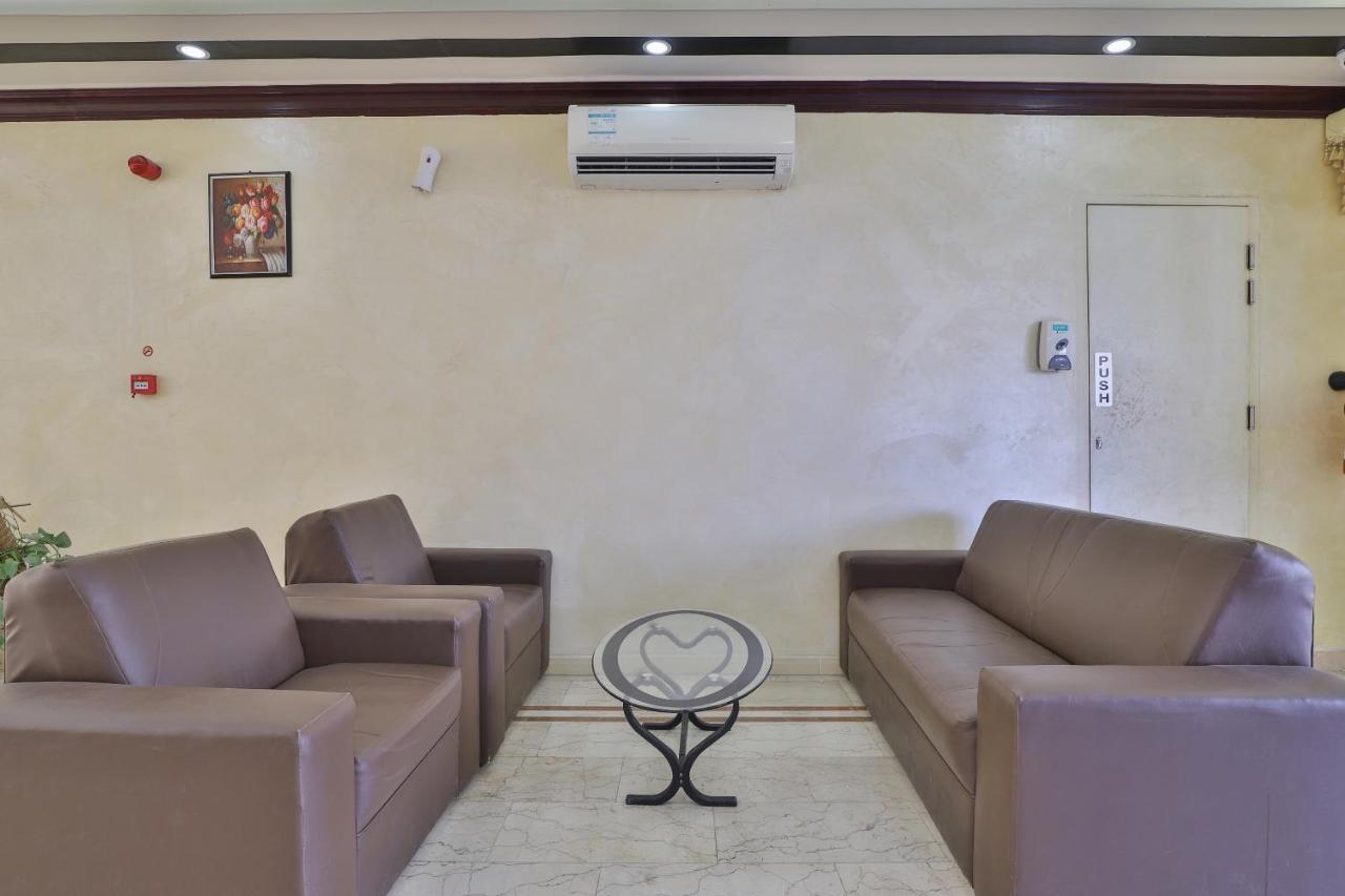 Oyo 366 Waves Hotel Ajman Buitenkant foto