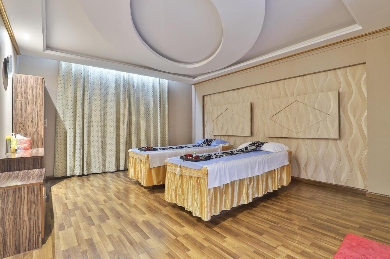 Oyo 366 Waves Hotel Ajman Buitenkant foto