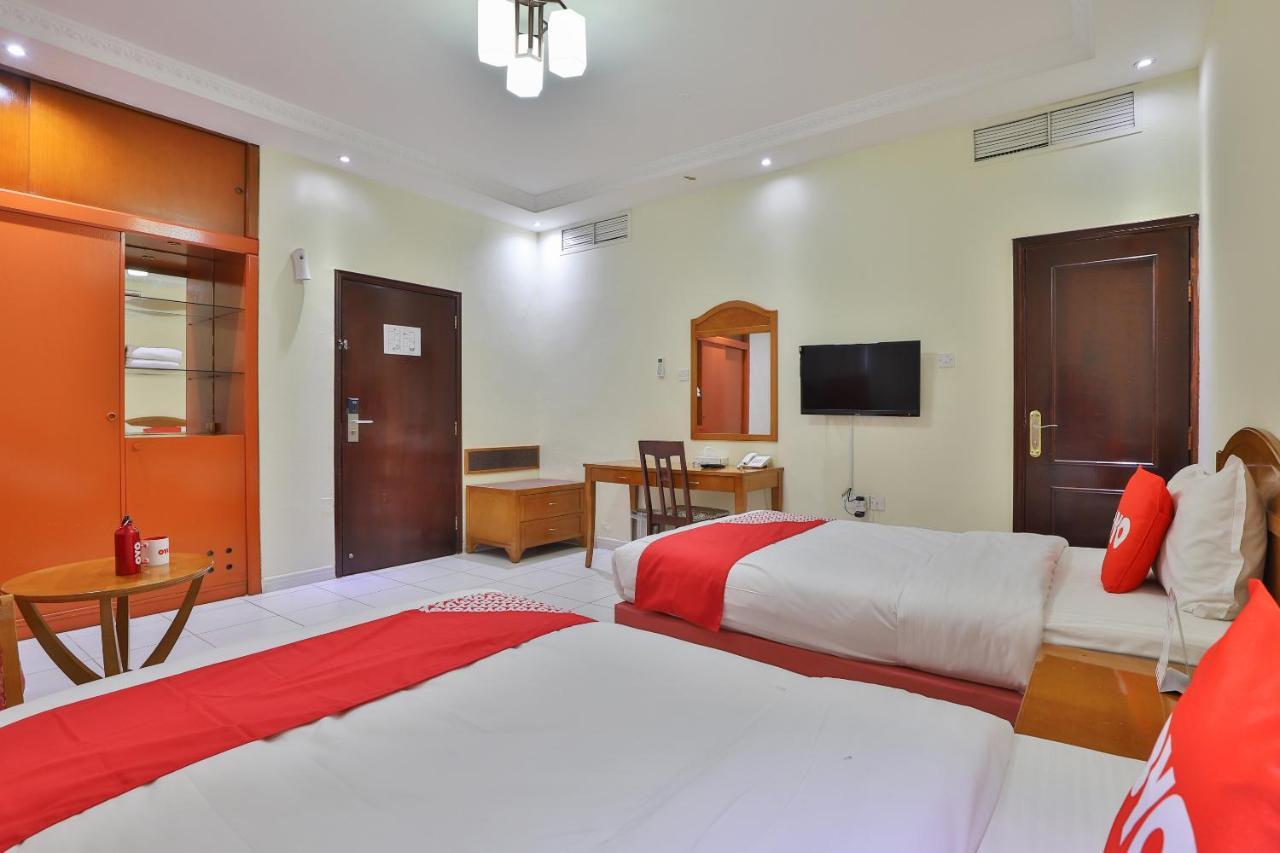 Oyo 366 Waves Hotel Ajman Buitenkant foto
