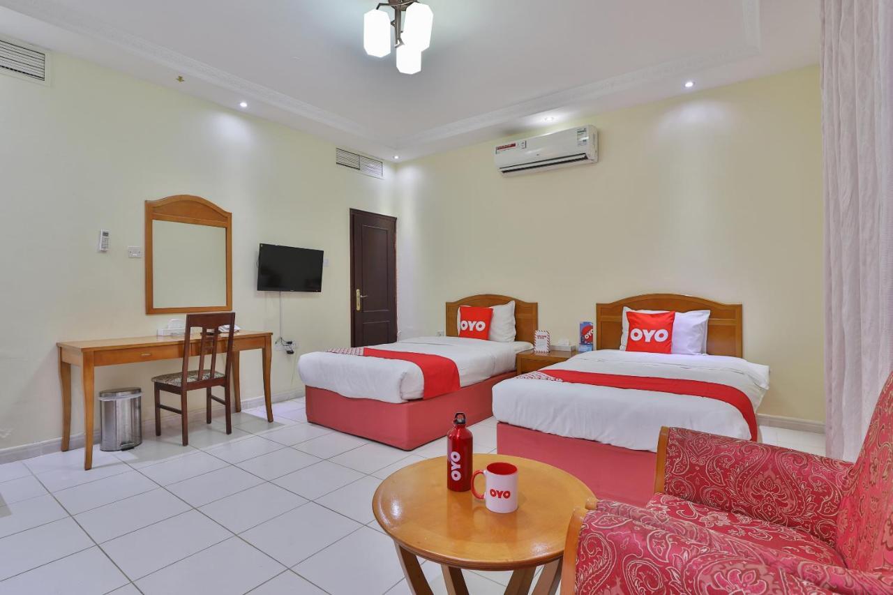 Oyo 366 Waves Hotel Ajman Buitenkant foto