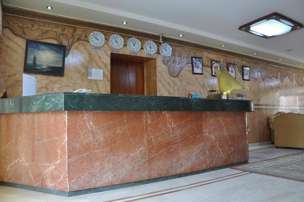 Oyo 366 Waves Hotel Ajman Buitenkant foto